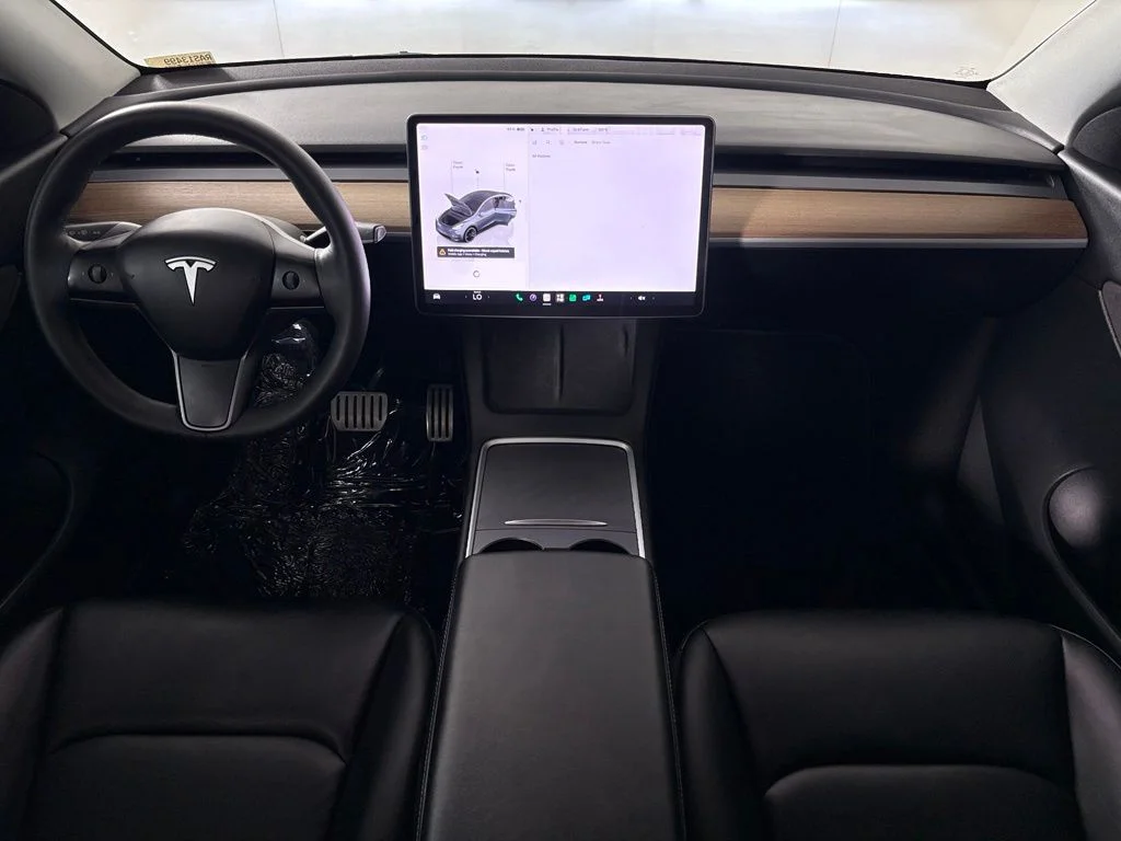Used 2022 Midnight Silver Metallic Tesla Performance image 31