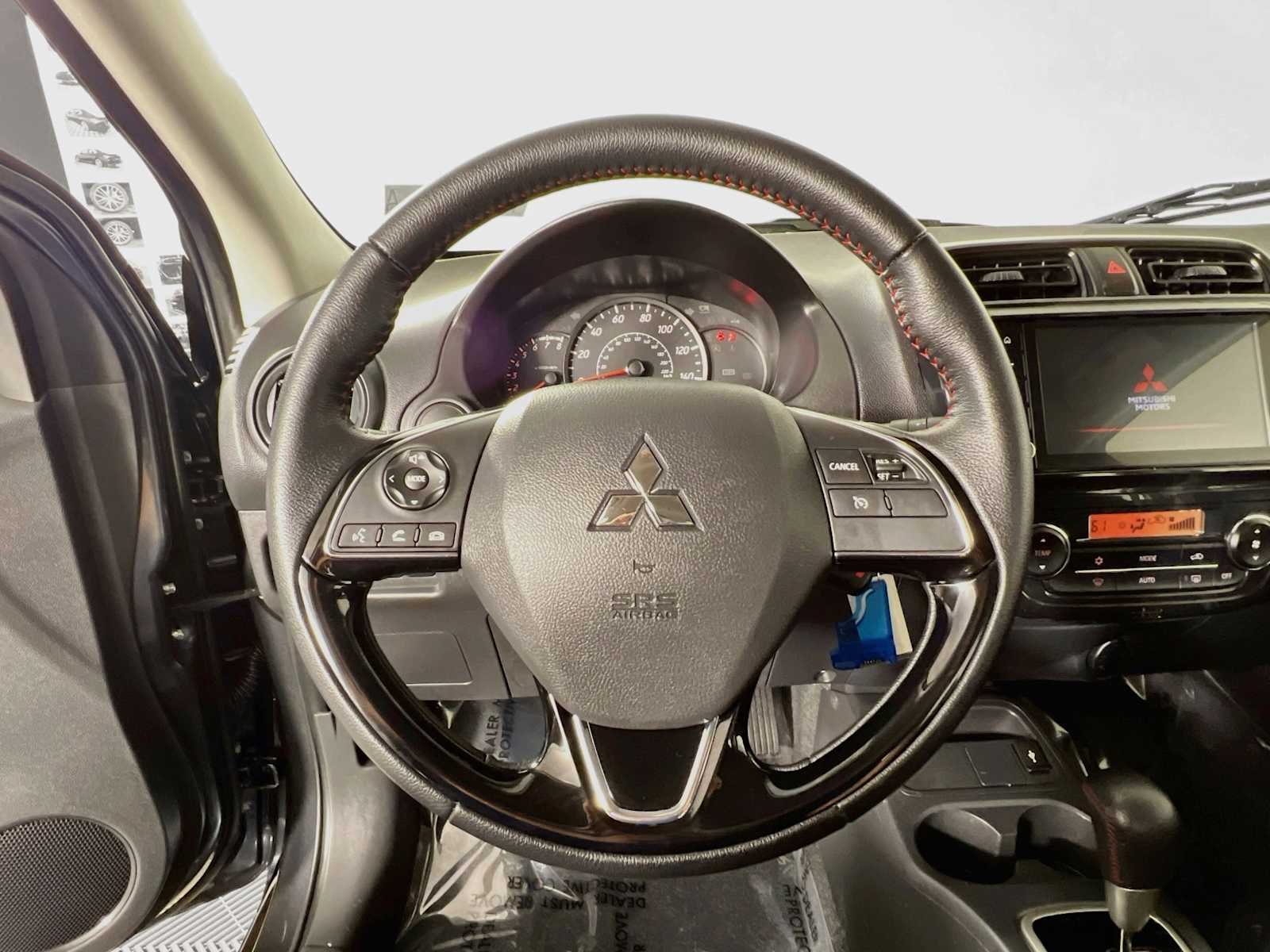 Used 2024 Graphite Gray Metallic w/ Black Roof Mitsubishi Black Edition image 11