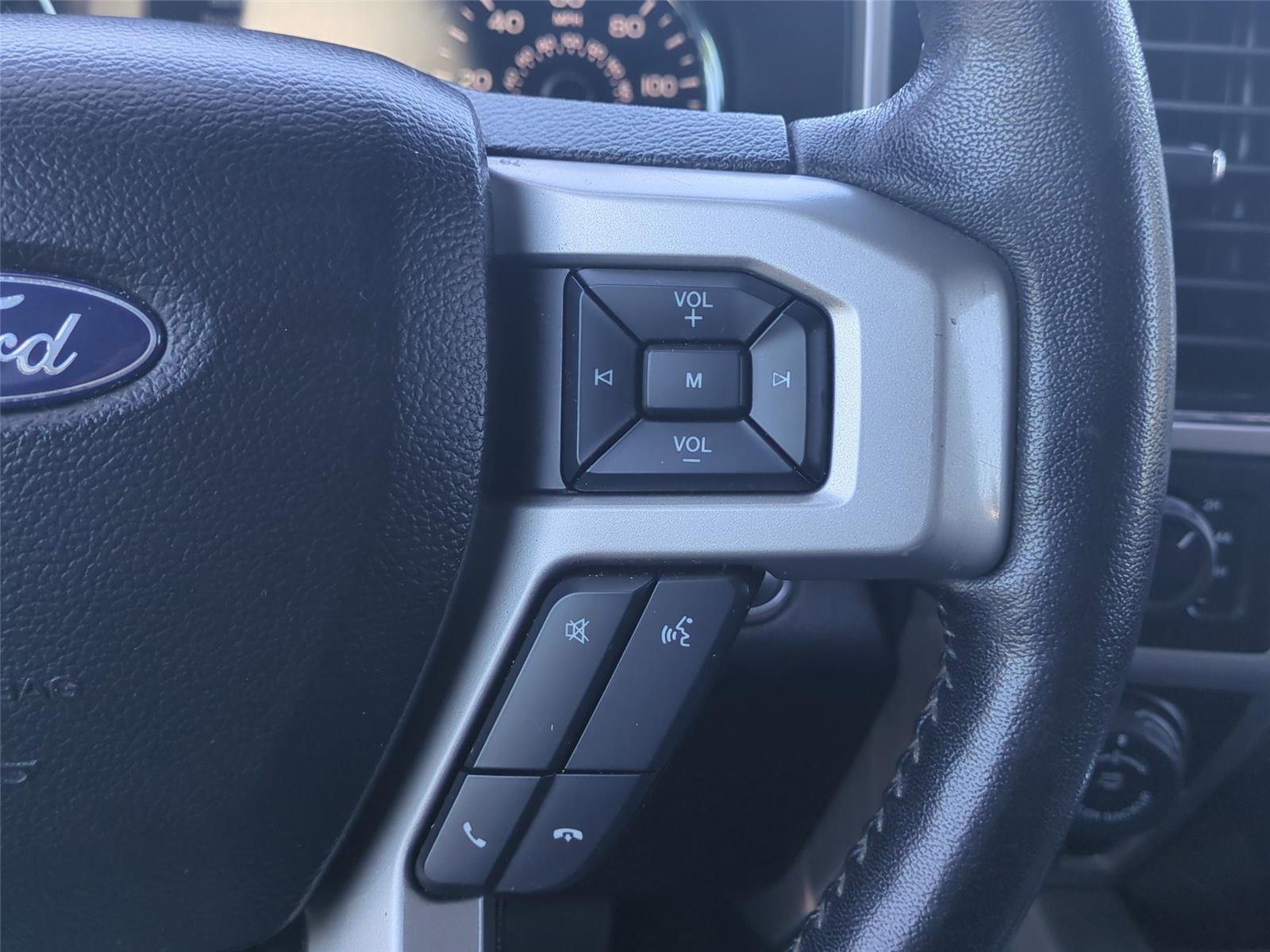 Used 2019 Abyss Gray Metallic Ford LARIAT image 34