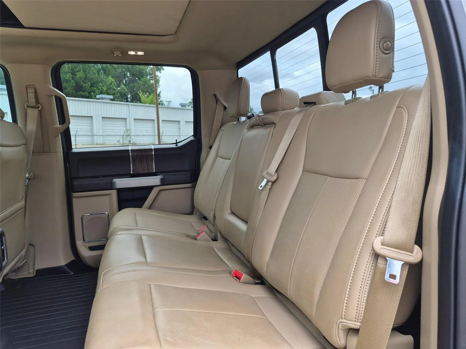 Used 2019 Ingot Silver Metallic Ford LARIAT image 27