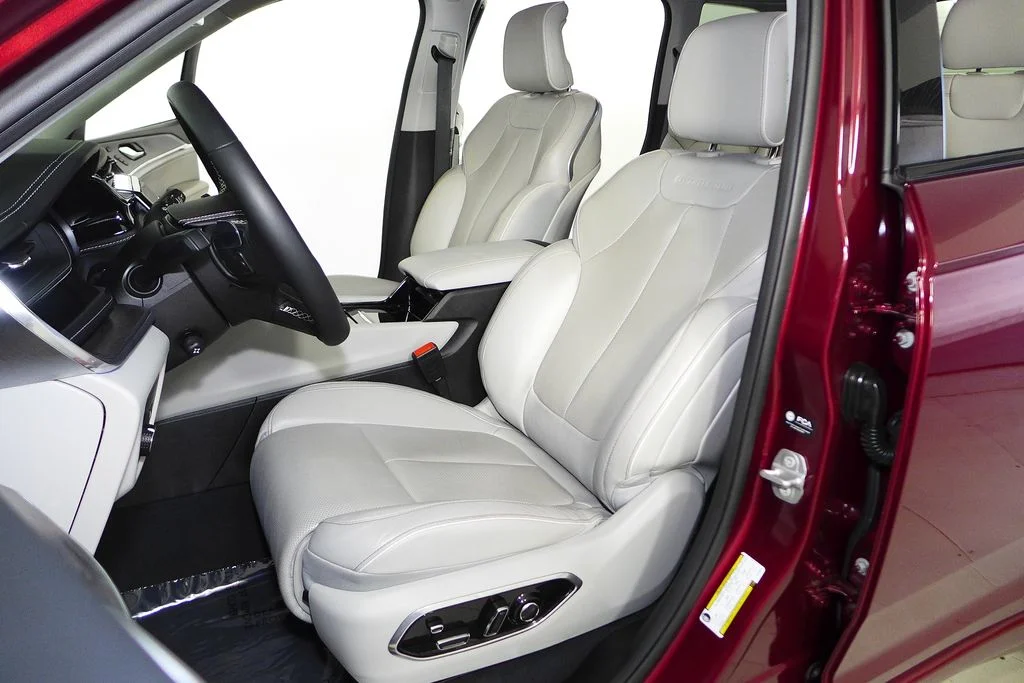 Used 2023 Red Jeep Overland image 22