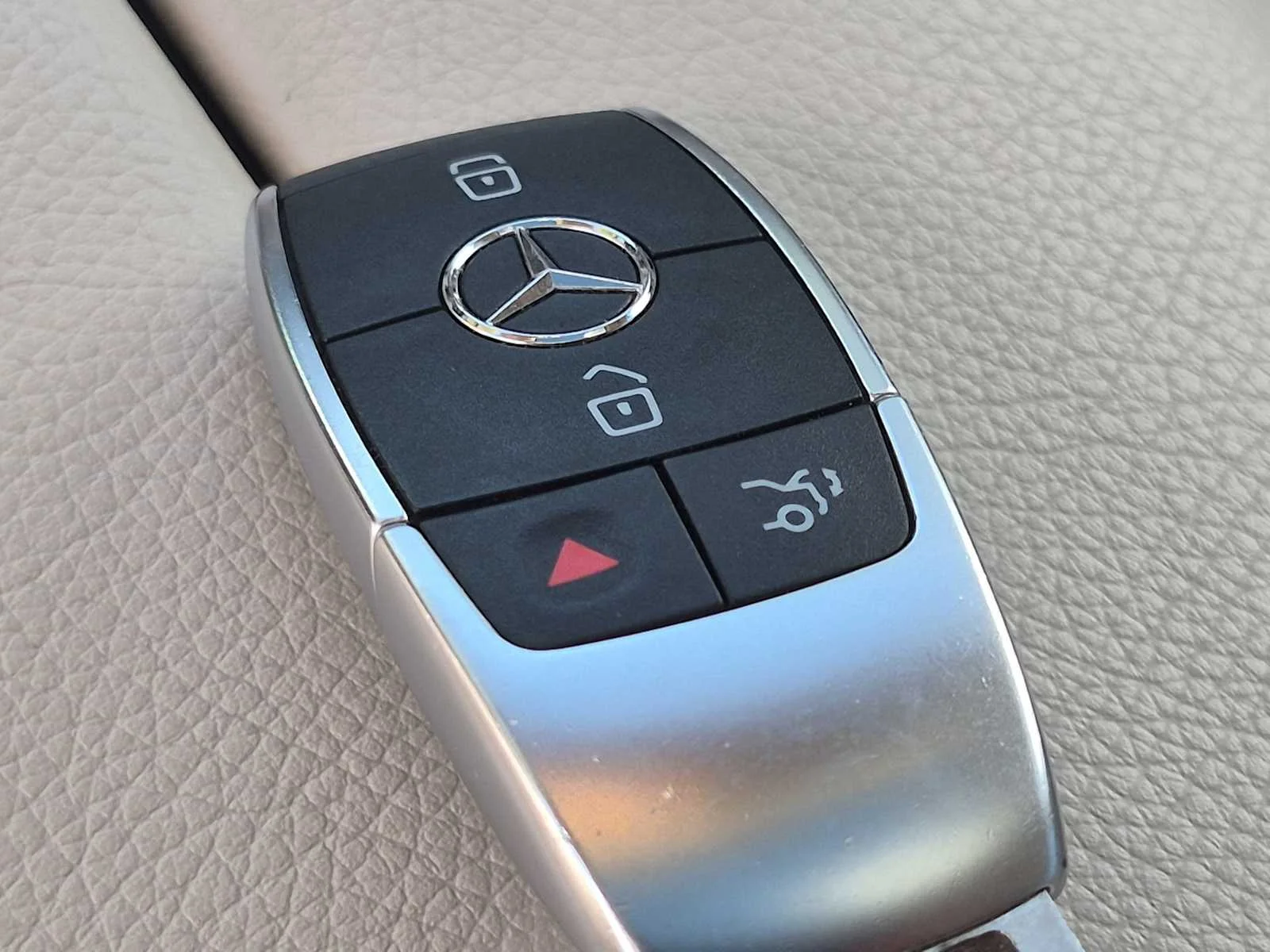 Used 2021 Polar White Mercedes-Benz GLE 450 image 38