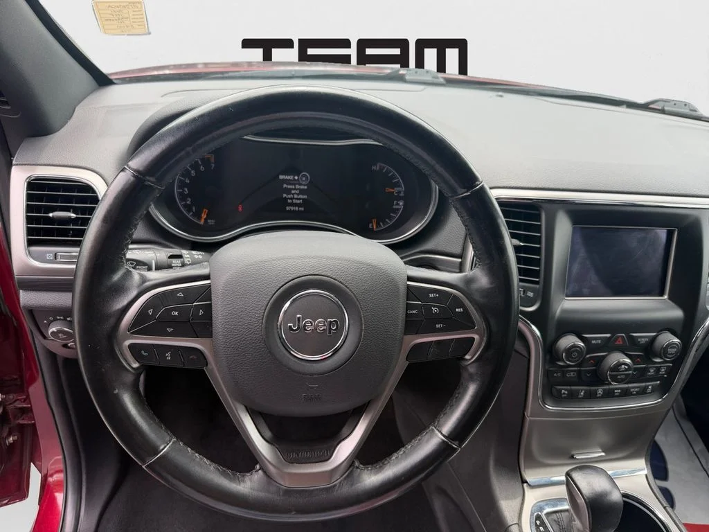 Used 2021 Red Jeep Laredo E image 17
