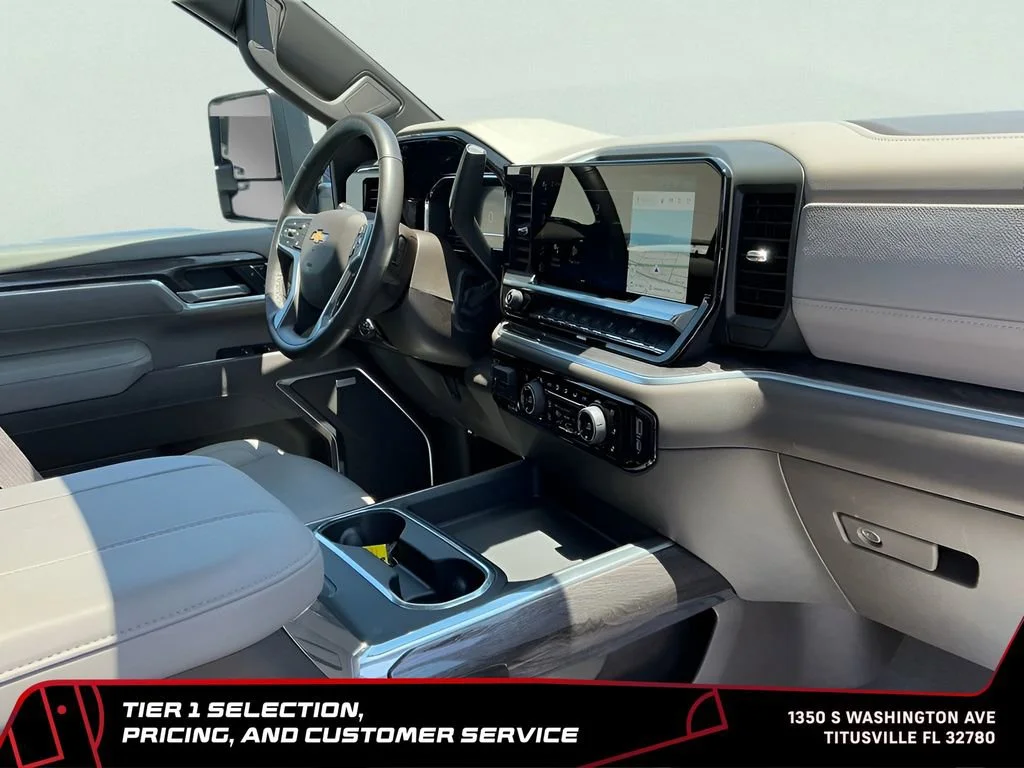 Used 2025 Summit White Chevrolet LTZ DRW image 12