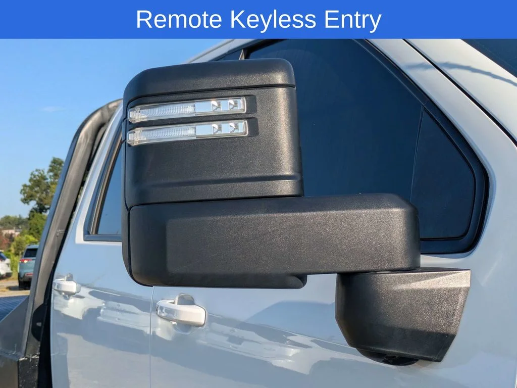 Used 2022 White Chevrolet LT image 11