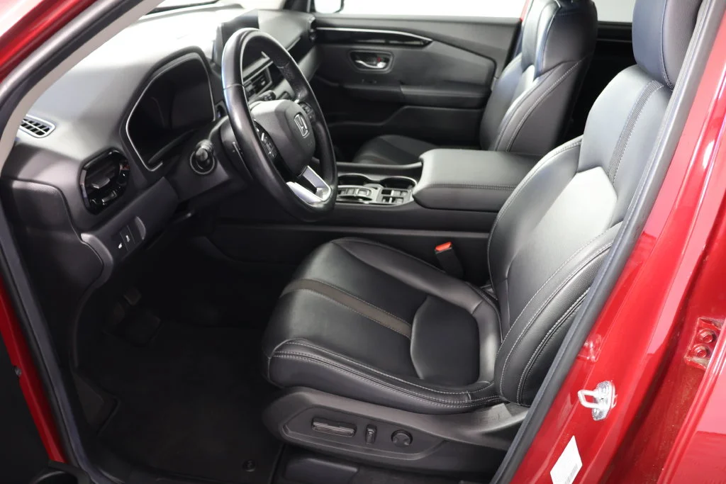 Used 2025 Radiant Red Metallic II Honda EX-L image 19