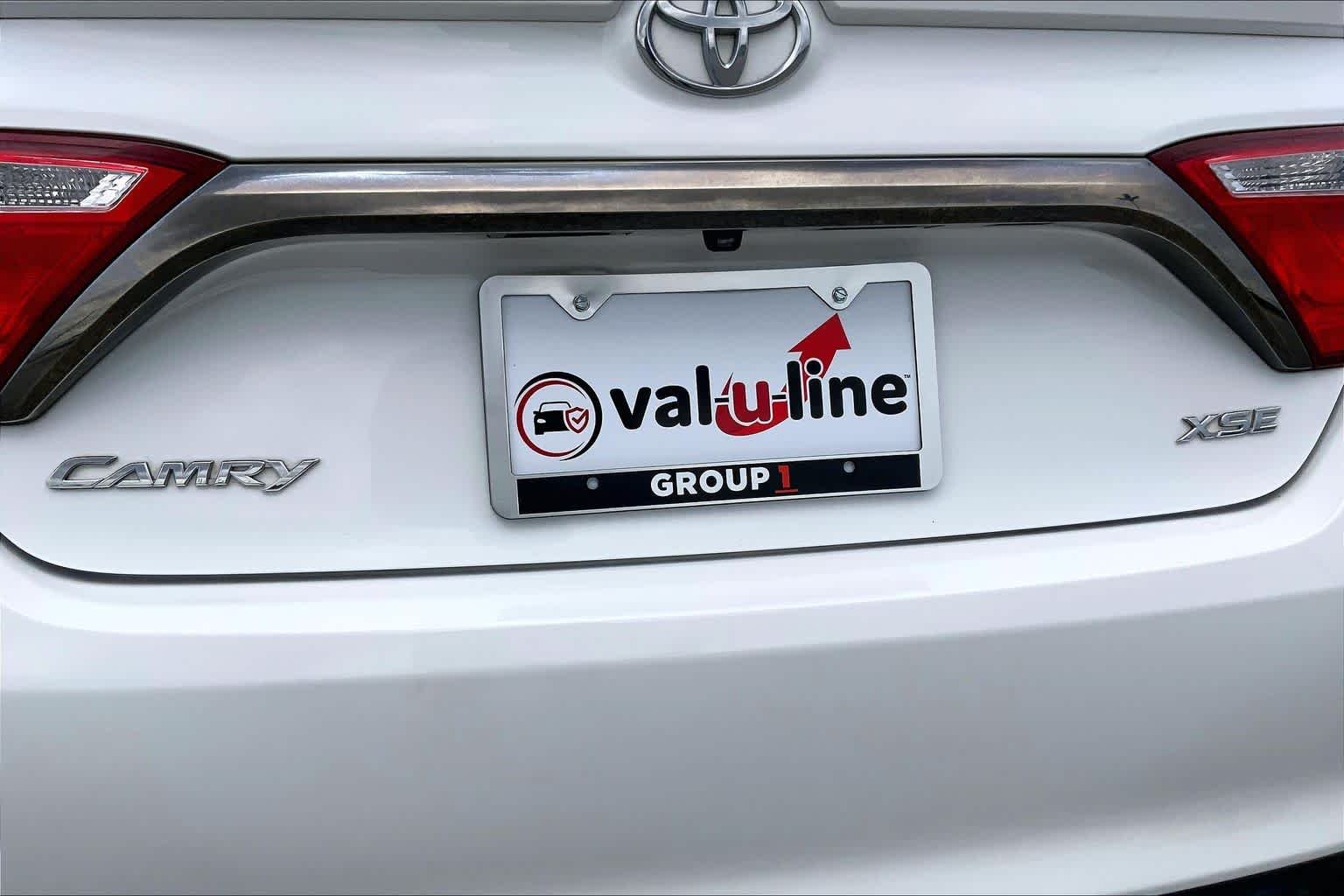 Used 2015 Super White Toyota XSE image 10