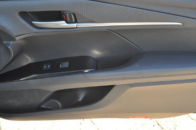 Used 2026  Toyota SE image 23
