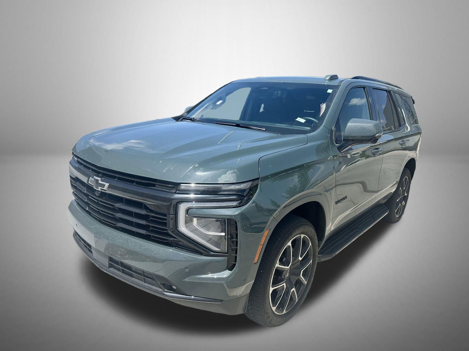 Used 2025 Cypress Gray Chevrolet RST image 1
