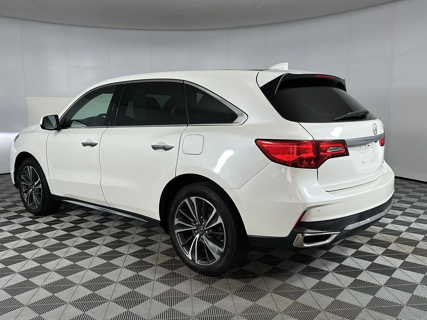 Used 2020 Platinum White Pearl Acura SH-AWD w/Tech image 21