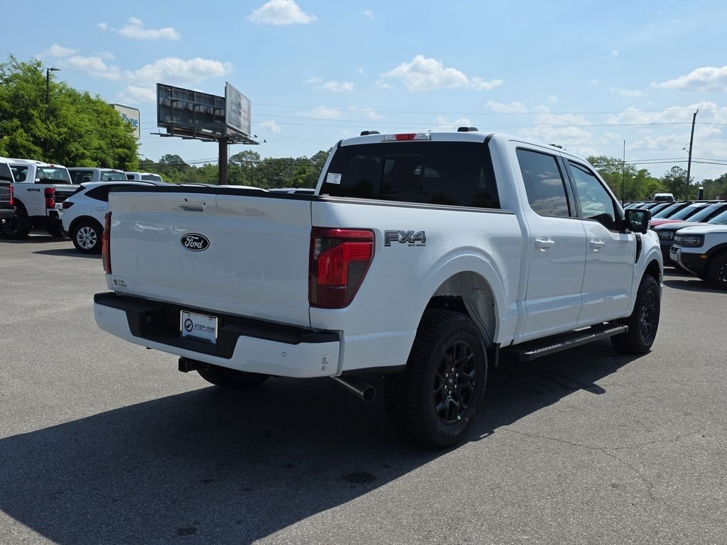New 2026 Oxford White Ford XLT image 7