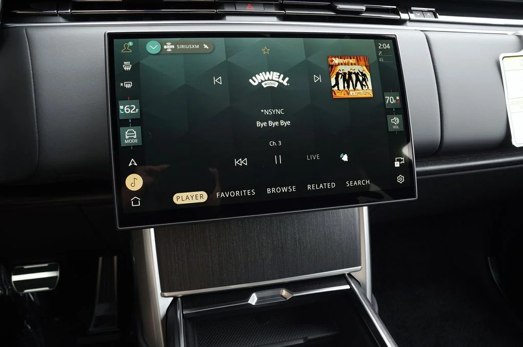 New 2026 Belgravia Green Land Rover SE image 20