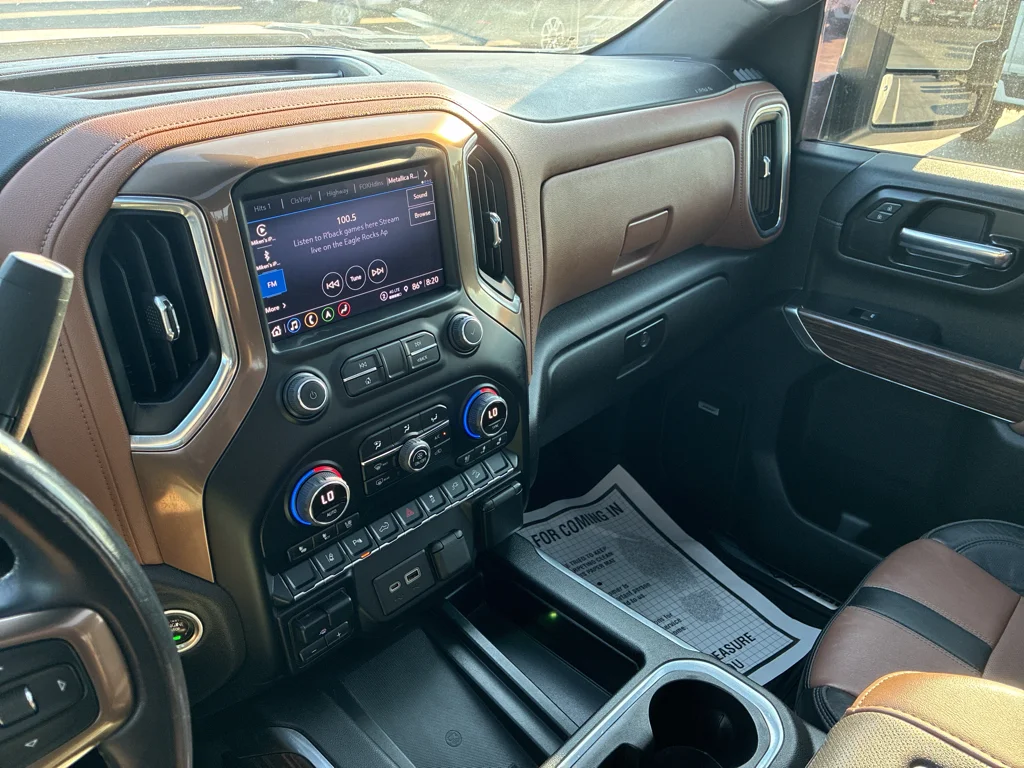 Used 2022 Iridescent Pearl Tricoat Chevrolet High Country image 24