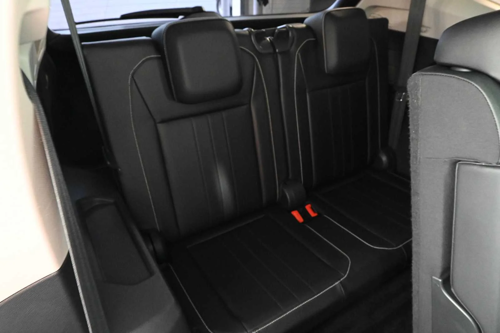 Certified Used 2022 Deep Black Pearl Volkswagen SE image 13