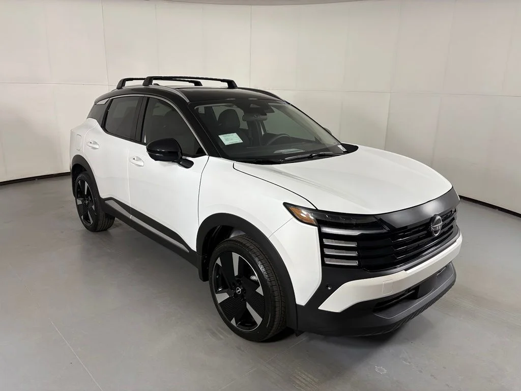 New 2026 Aspen White TriCoat / Super Black Two-tone Nissan SR image 2