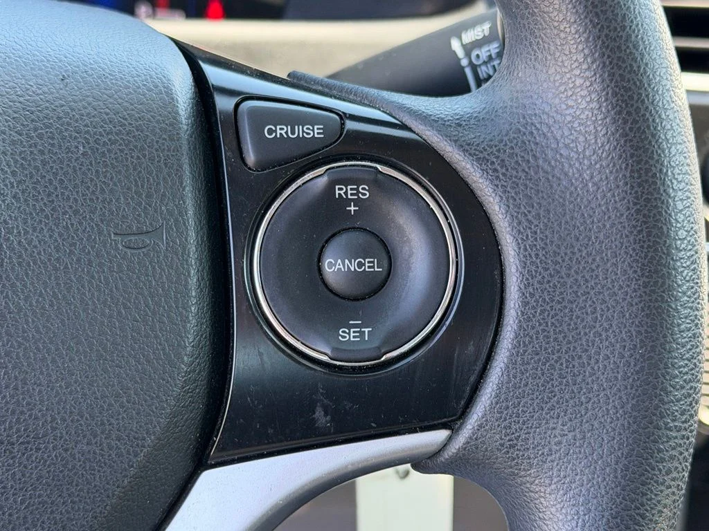 Used 2013  Honda LX image 17