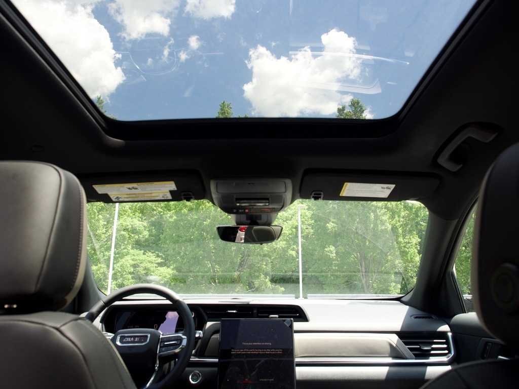 New 2026 Sterling Metallic GMC Elevation image 20