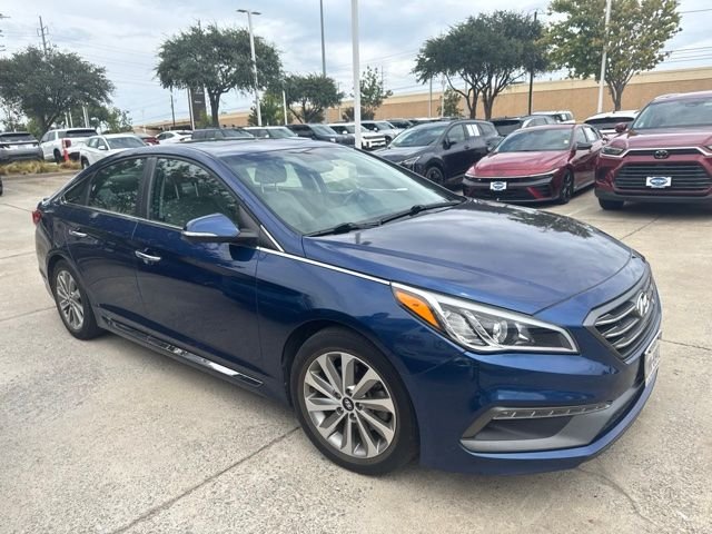Used 2017 Blue Hyundai Sport image 4