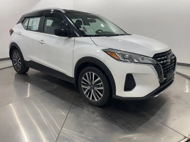 Used 2024 White Nissan SV image 7