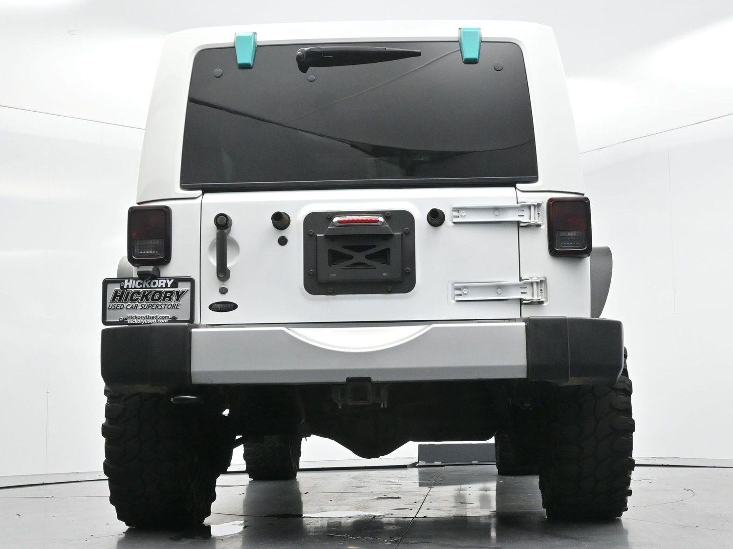 Used 2015 Bright White Clearcoat Jeep Altitude image 46