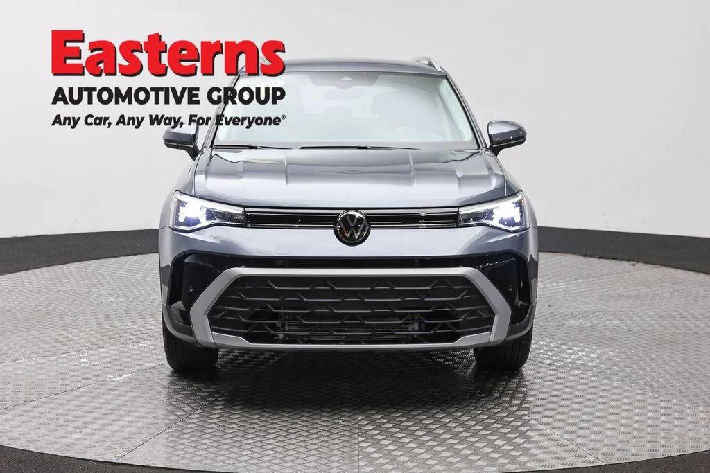 Used 2025 Gray Volkswagen 1.5T SE image 2