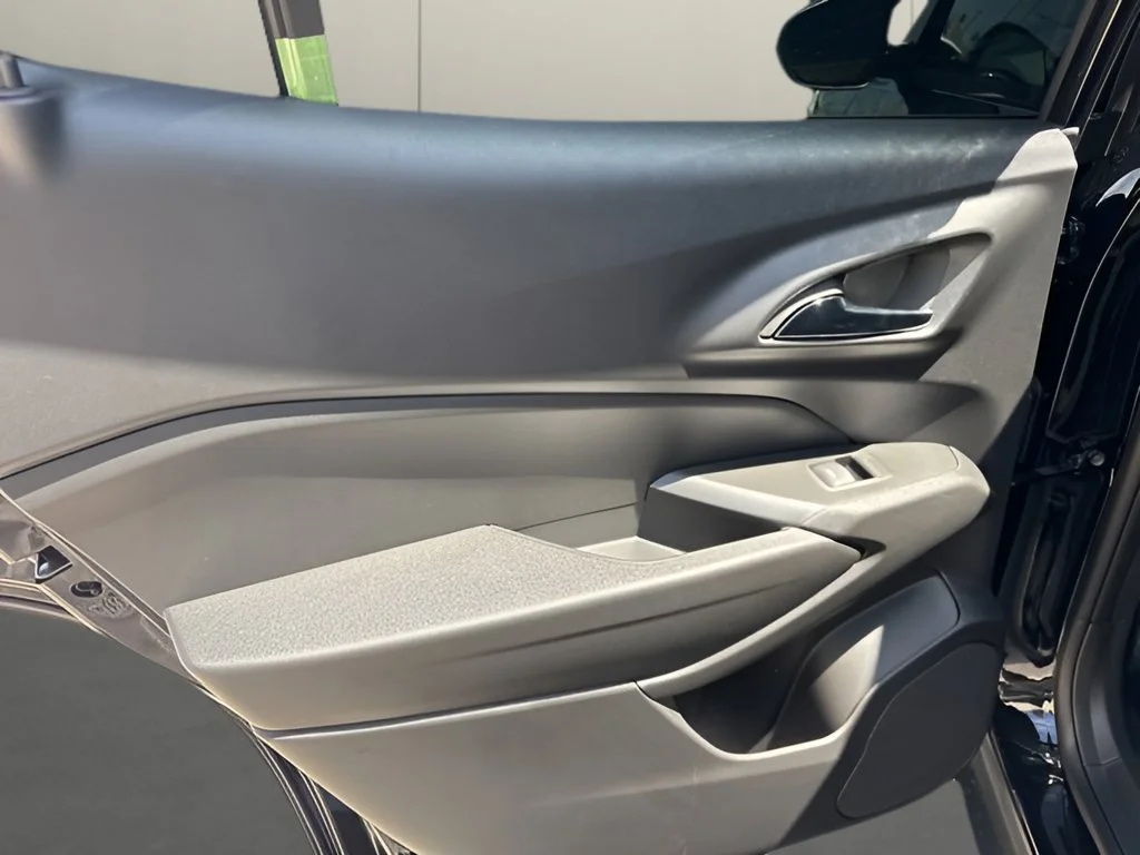 New 2026 Mosaic Black Metallic Chevrolet ACTIV image 18