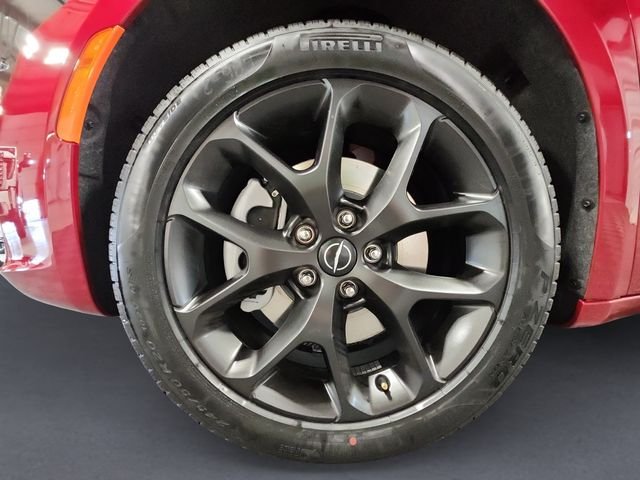 New 2026 Red Hot Pearl-Coat Exterior Paint Chrysler Select image 14