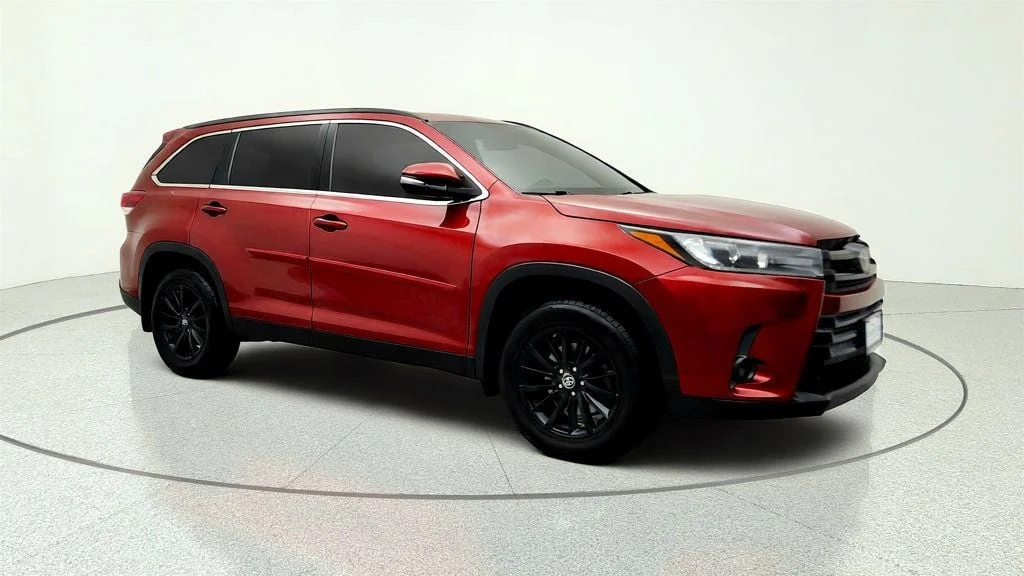 Used 2019 Salsa Red Pearl Toyota SE V6 AWD image 3