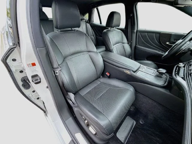 2022 Lexus LS Base - Photo 15
