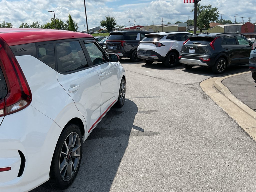 Used 2020 Clear White/Red Roof Kia GT-Line image 9
