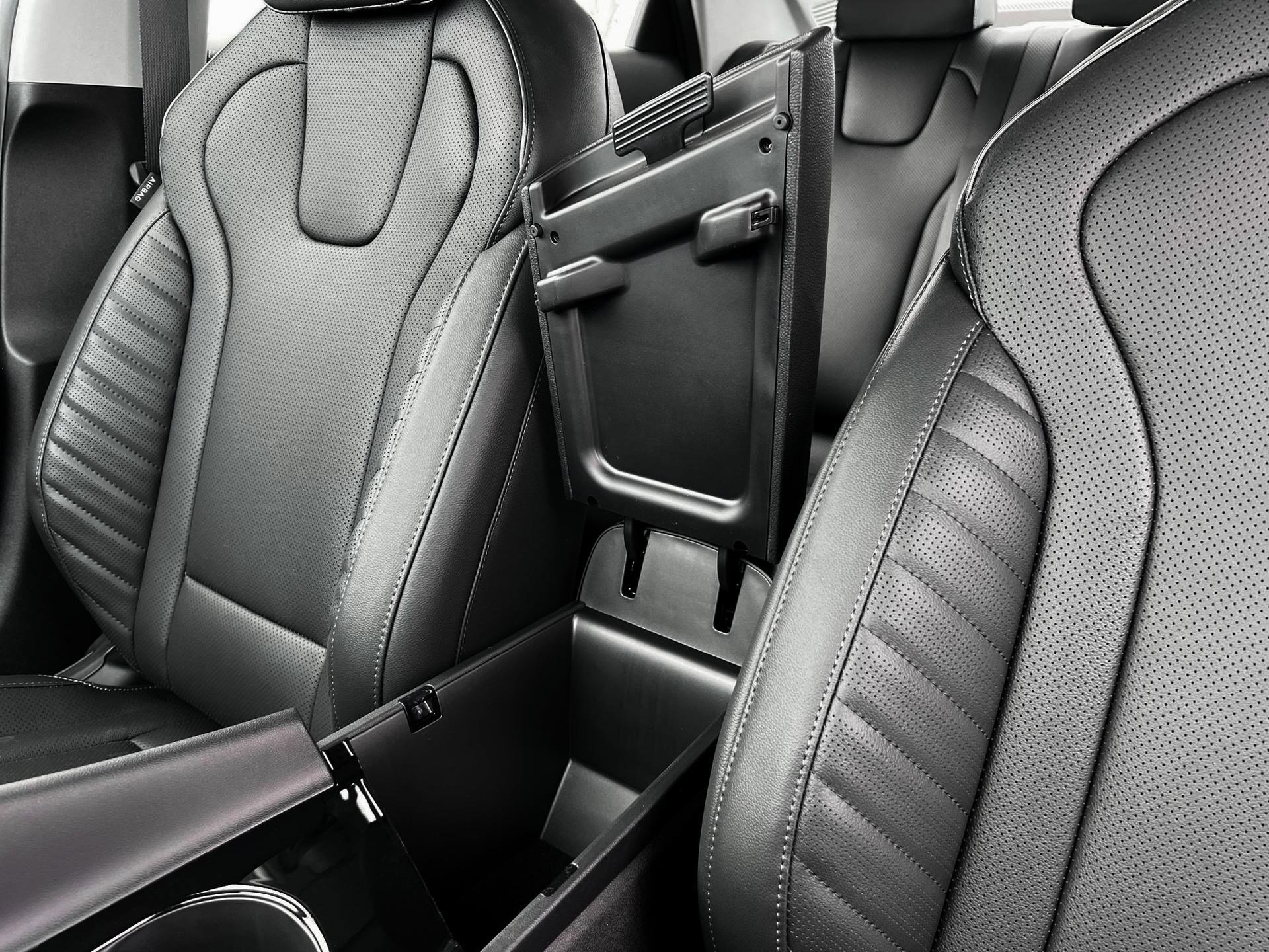 2025 Hyundai Elantra Limited - Photo 19