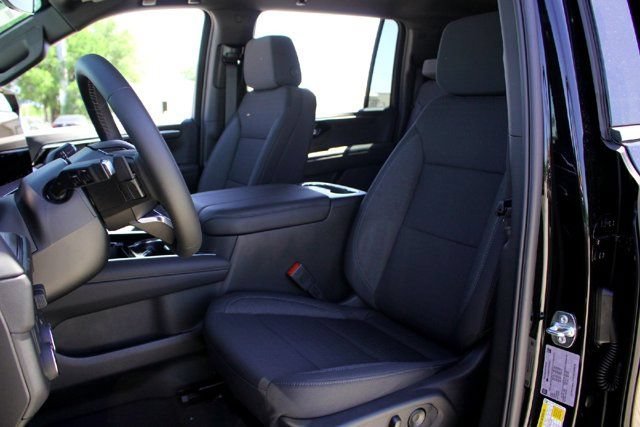 2026 Chevrolet Suburban LS - Photo 9