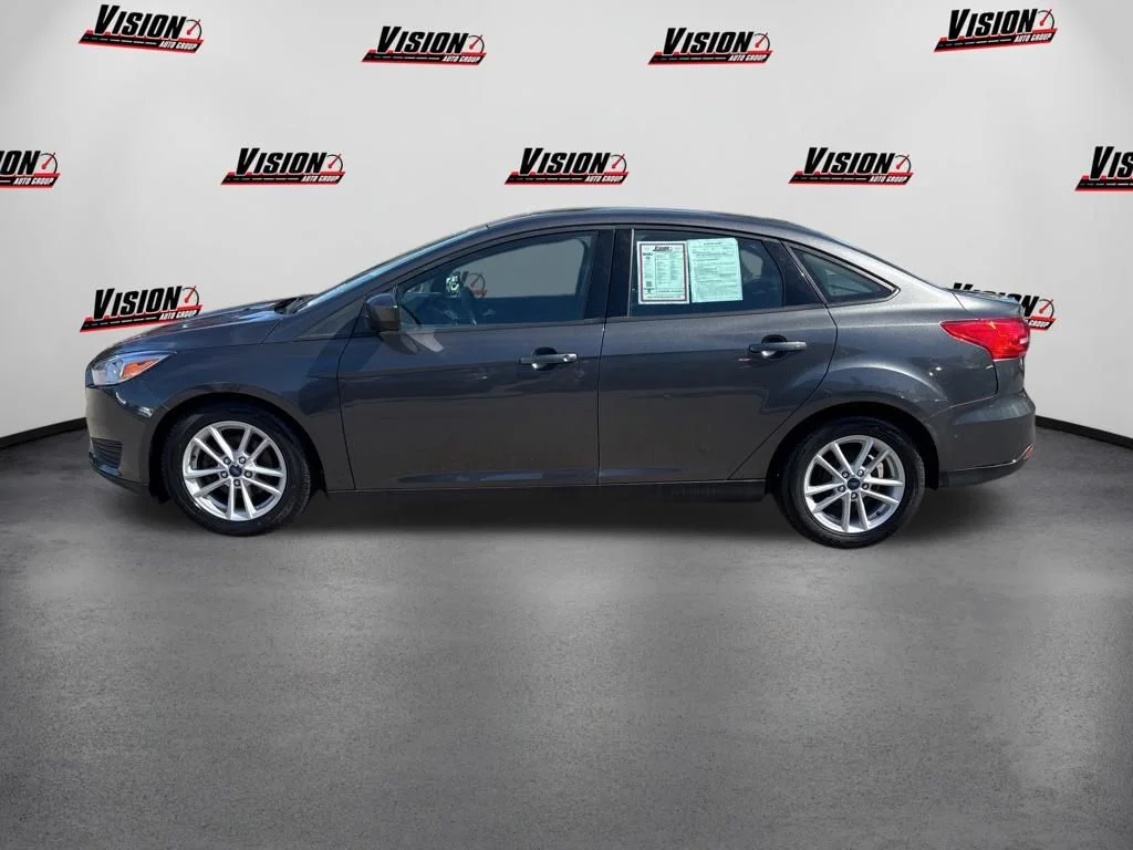 Used 2018 Gray Ford SE image 8