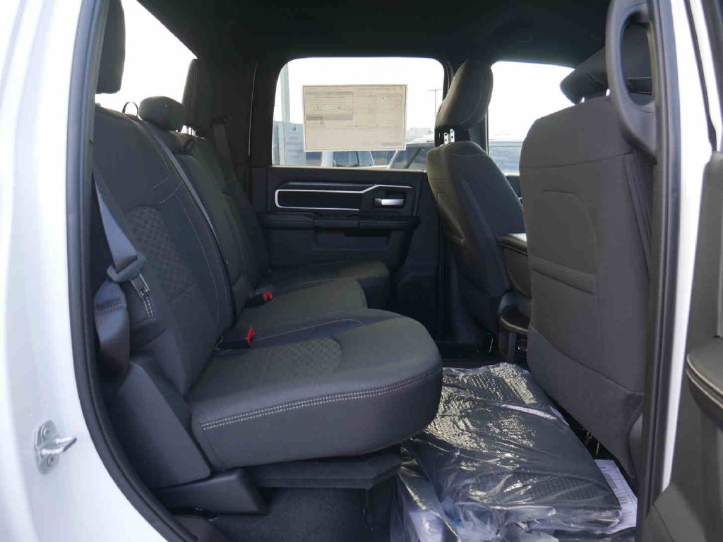 New 2026 Bright White Clear-Coat Exterior Paint RAM BIG HORN image 26