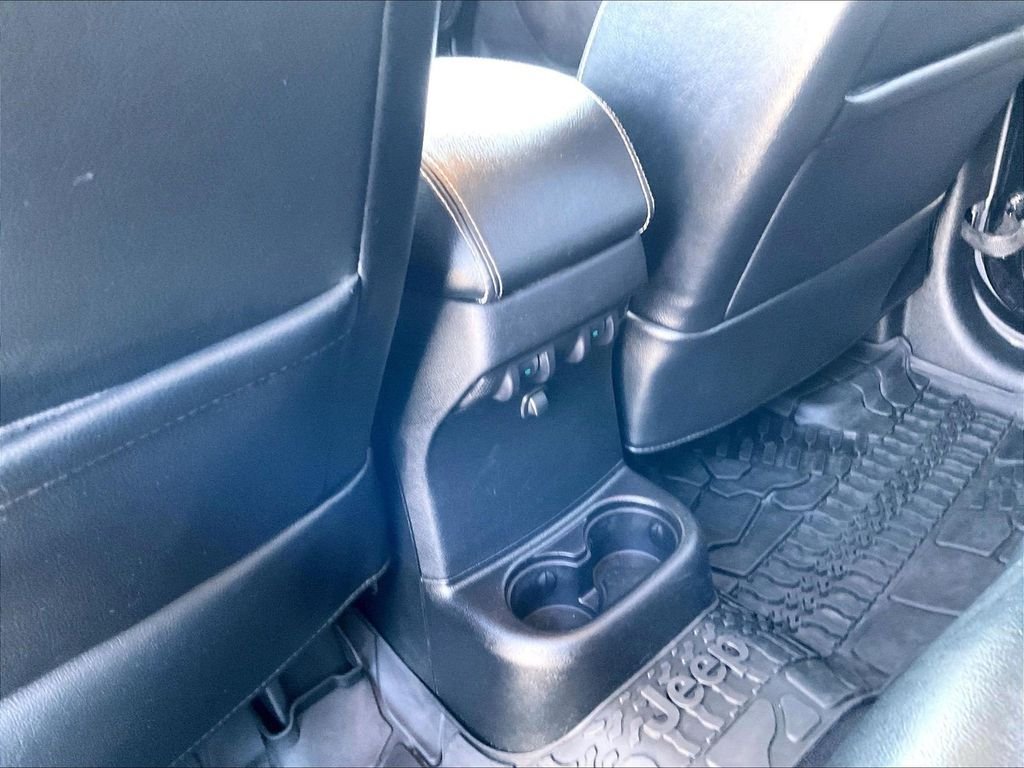 Used 2015 Black Jeep Unlimited Freedom Edition image 27