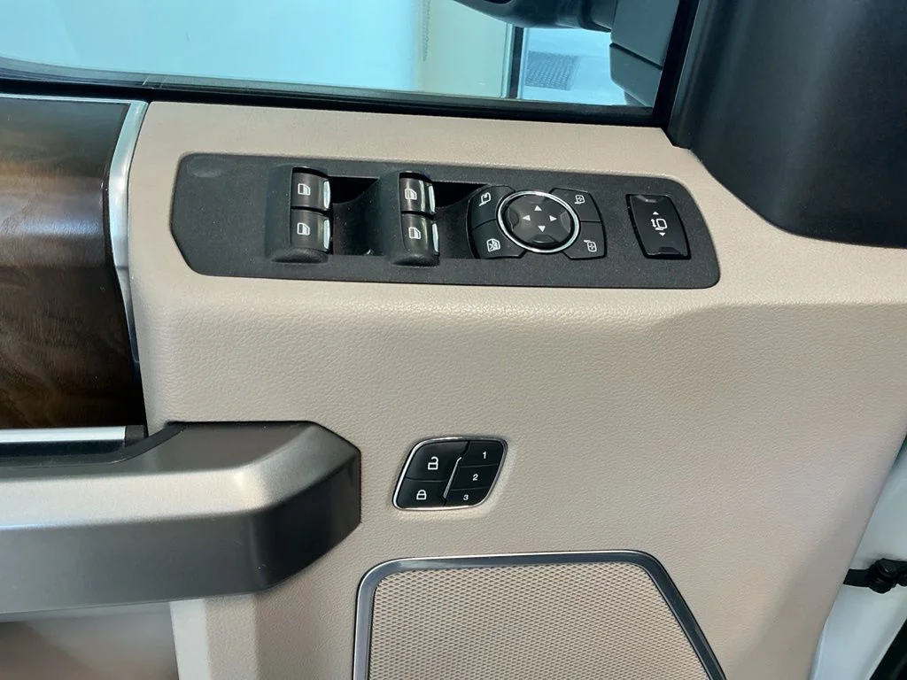 Used 2019 White Platinum Clearcoat Metallic Ford Limited image 12