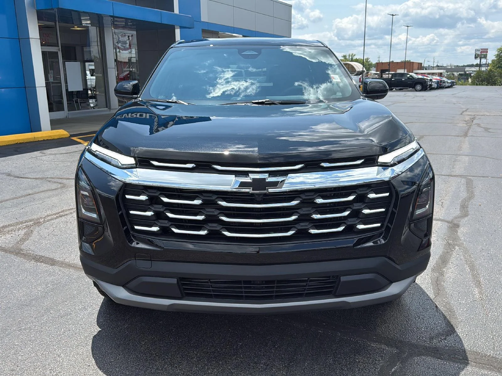 2027 Chevrolet Equinox LT - Photo 8