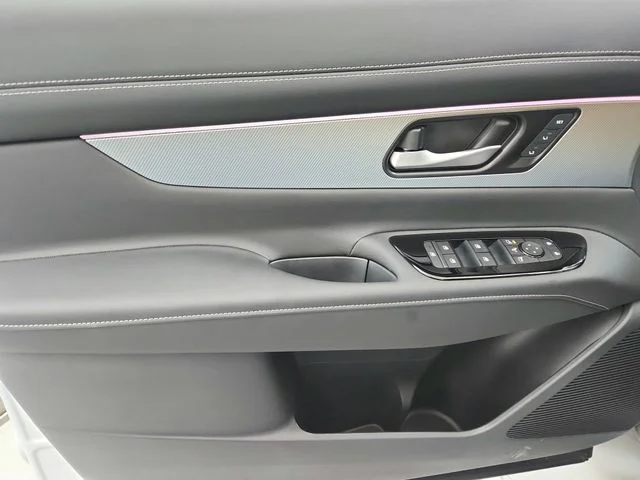 New 2026 White Nissan Platinum image 44