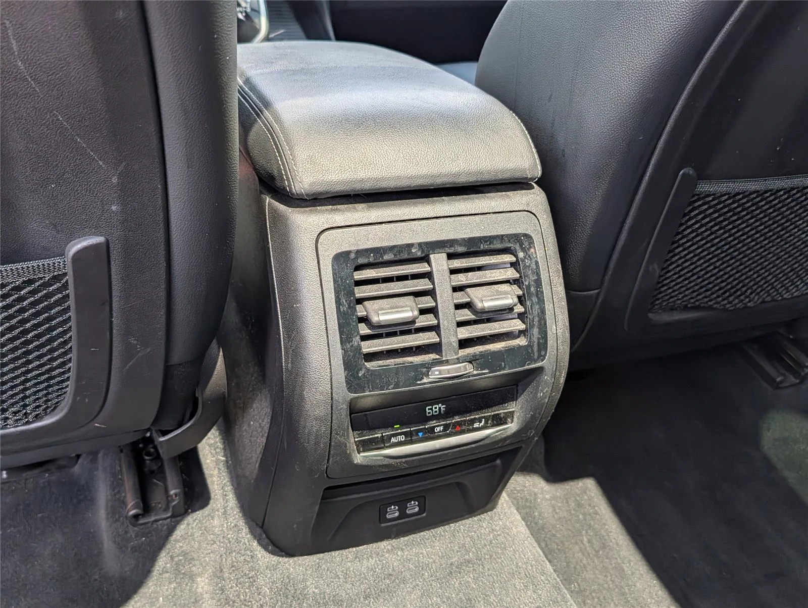 Used 2020 Black Sapphire Metallic BMW sDrive30i image 28