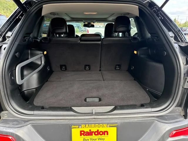 Used 2018 Diamond Black Crystal Pearlcoat Jeep Limited image 12