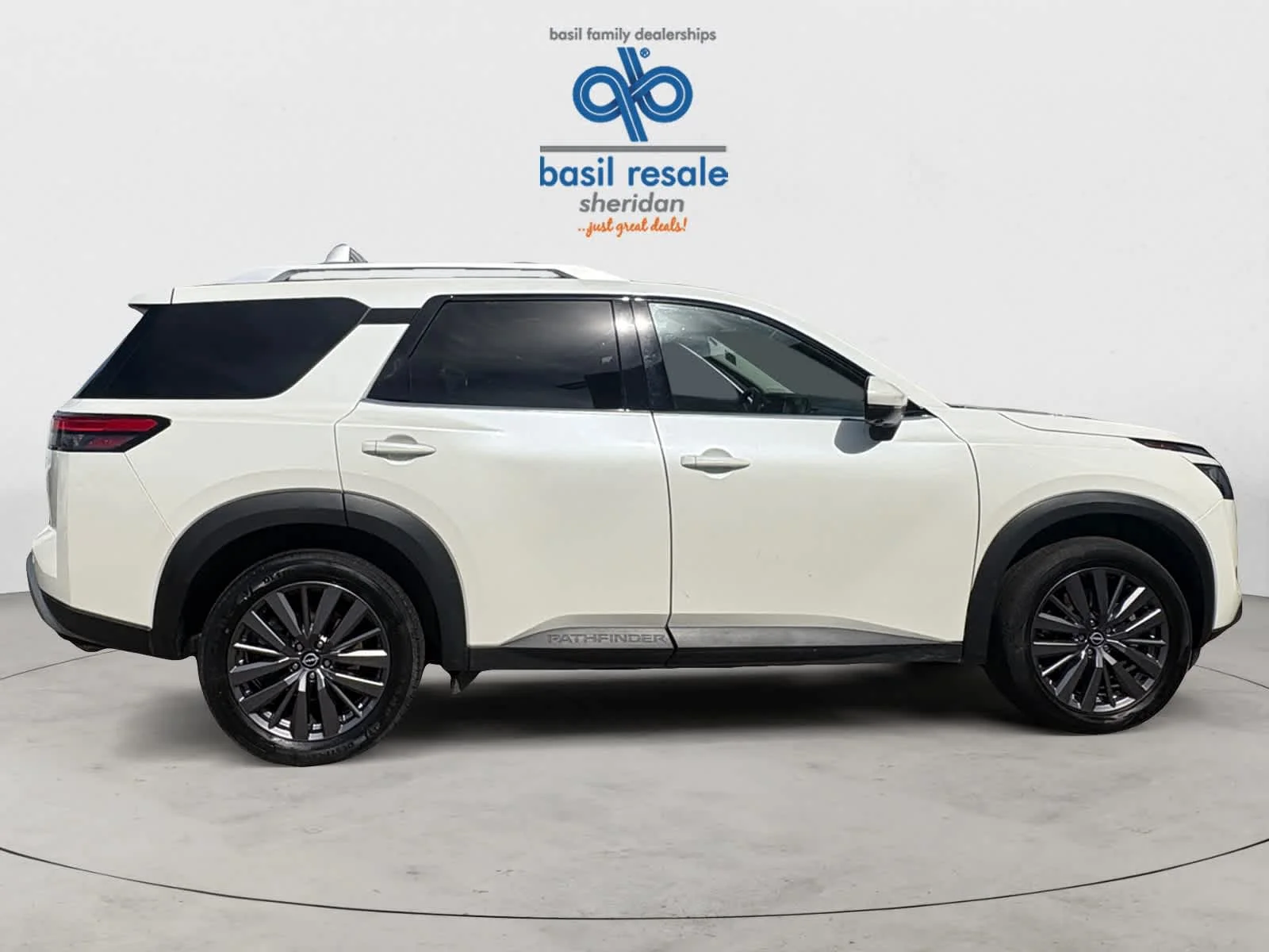 Used 2023 Pearl White Tricoat Nissan SL image 8