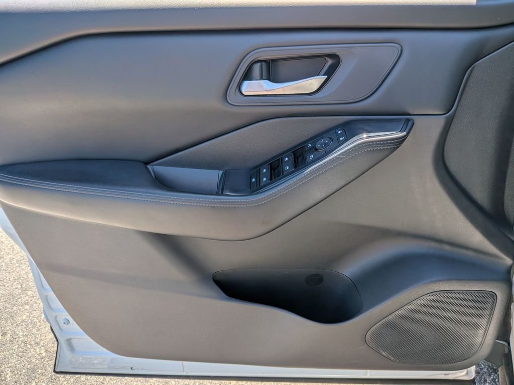 Used 2024 White Nissan SV image 30