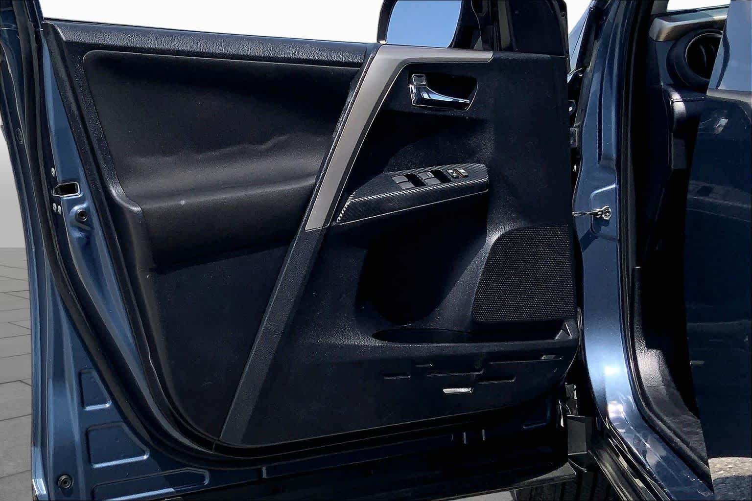 Used 2014 Shoreline Blue Metallic Toyota XLE image 21