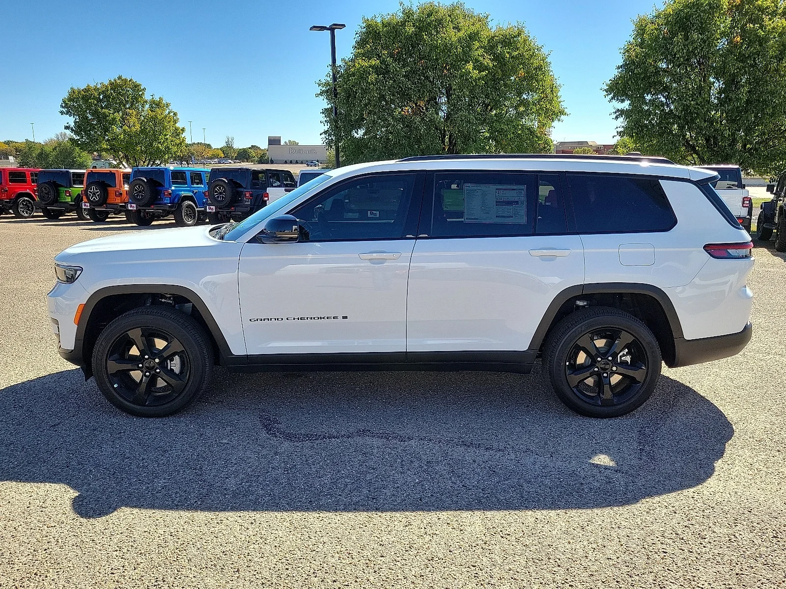 New 2025 PW7 Bright Whit Jeep L ALTITUDE 4X4 image 2