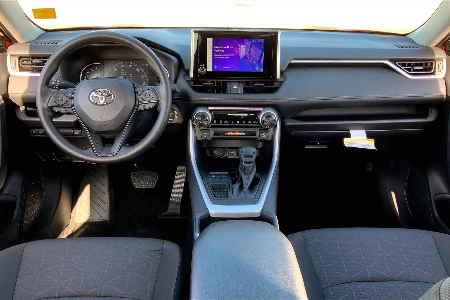 Used 2025 Ruby Flare Pearl Toyota XLE image 5