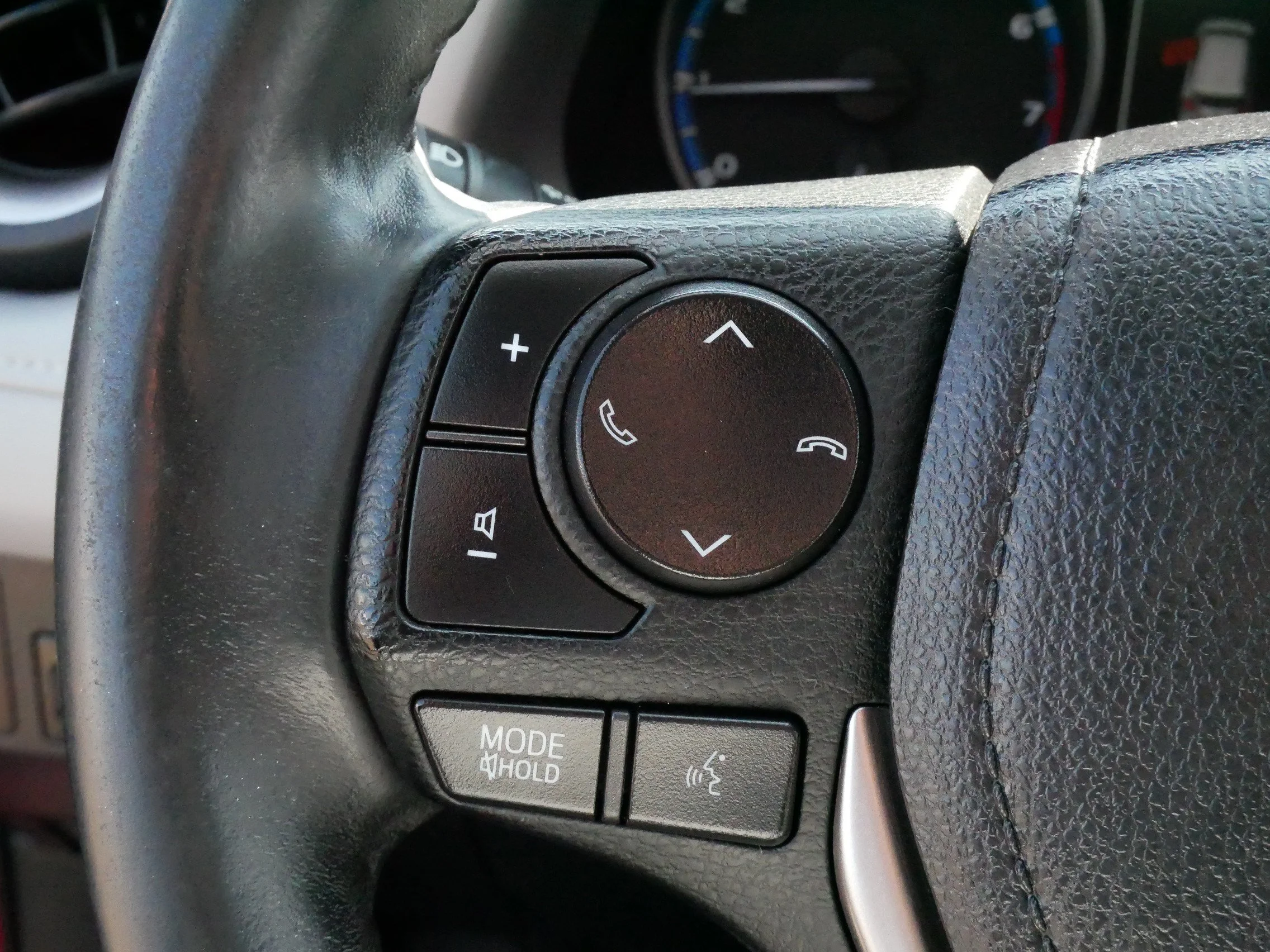 Used 2018 Ruby Flare Pearl Toyota XLE image 26