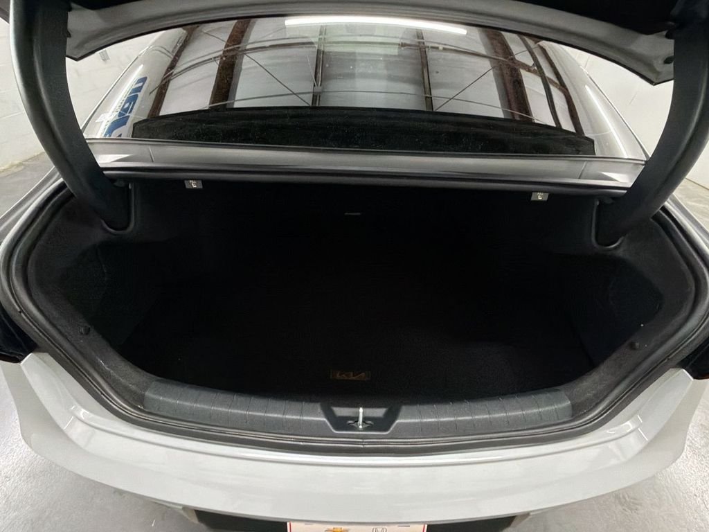 Used 2025 Wolf Gray Kia GT-Line image 24