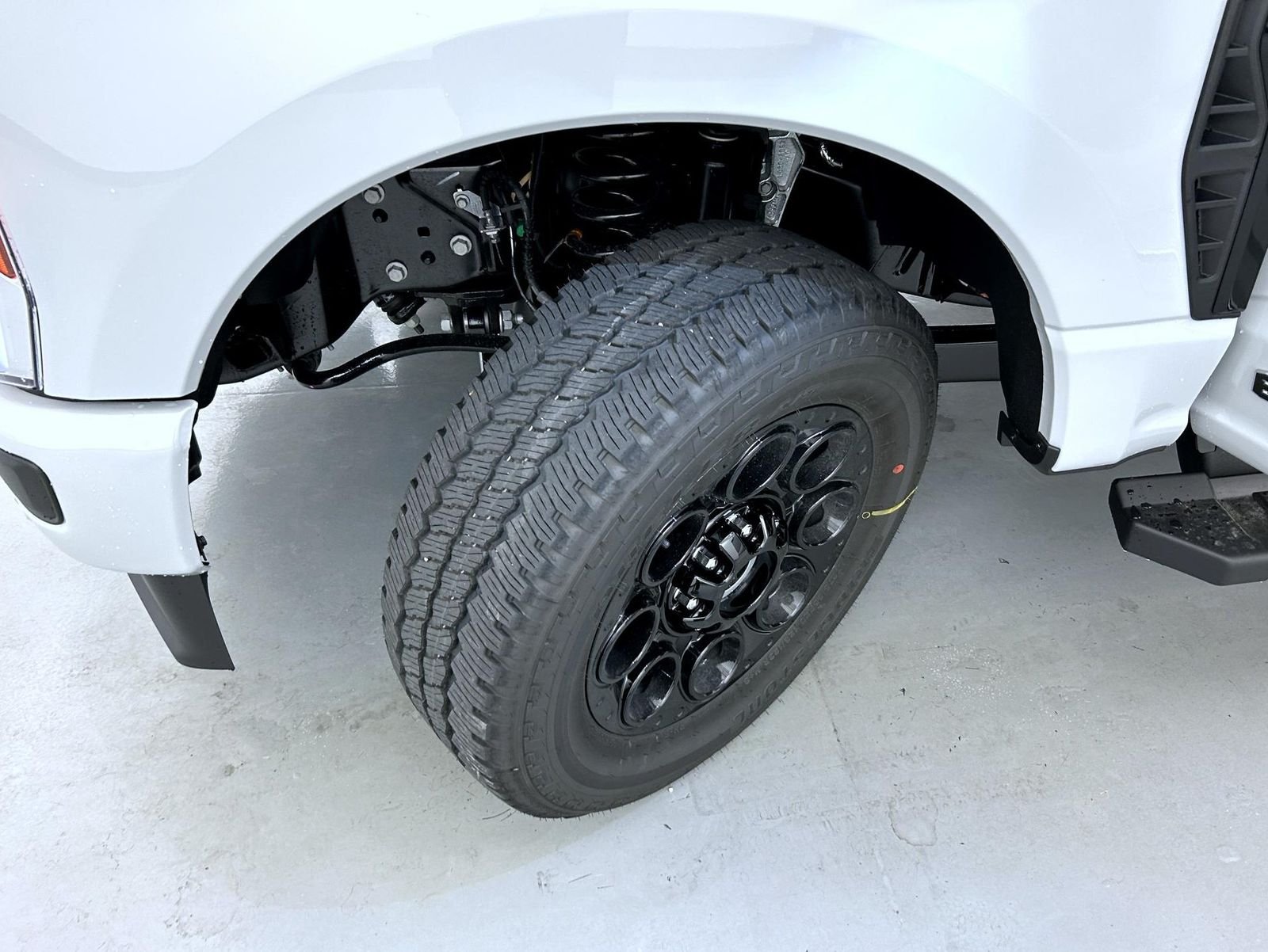 New 2026 Avalanche Ford Lariat image 23