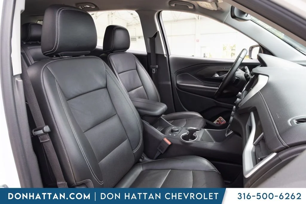 Used 2023 White GMC SLT image 19