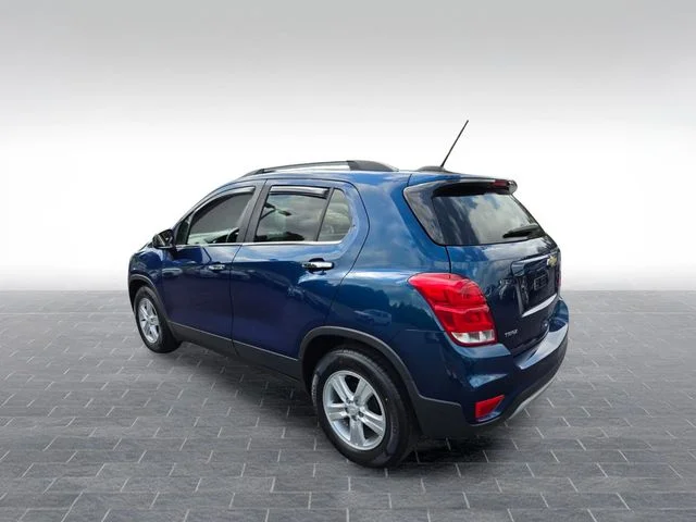 Used 2020 Blue Chevrolet LT image 5